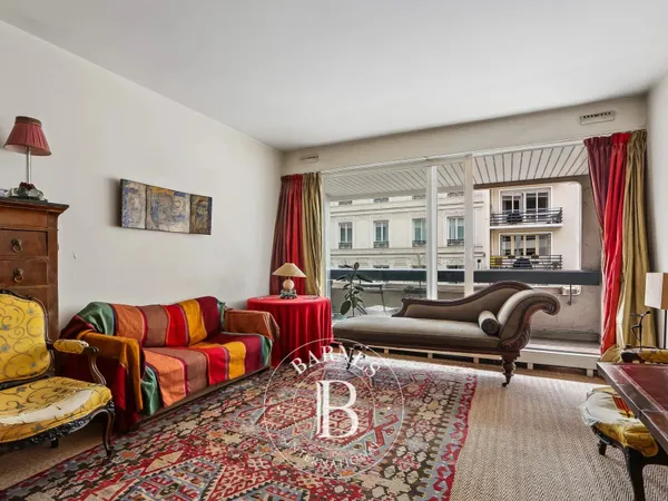 Exclusivité - Paris 6 - Vaugirard / Littré - 100m² - 3 chambres - Balcon