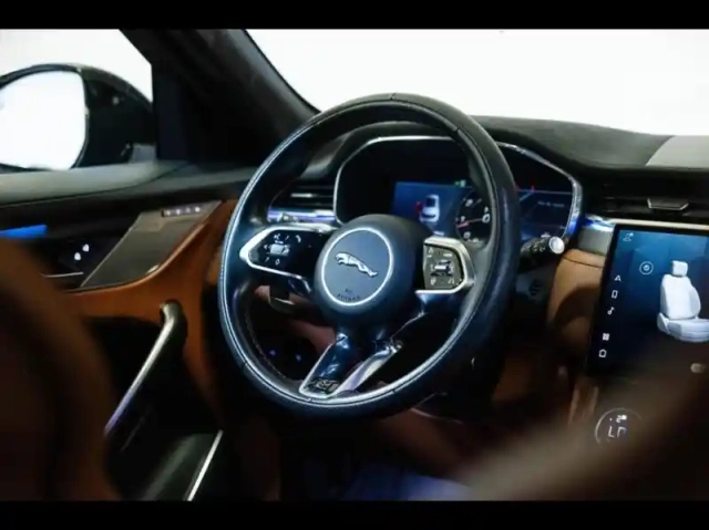 Jaguar F-Pace svr 5.0 550ch bva8 awd — photo 10