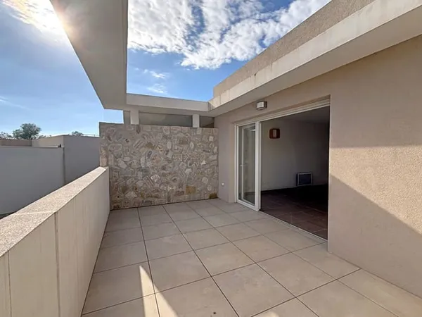 T2 en dernier étage avec terrasse de 16 m² et parking