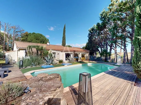Maison de plain-pied 4 pièces 182 m²