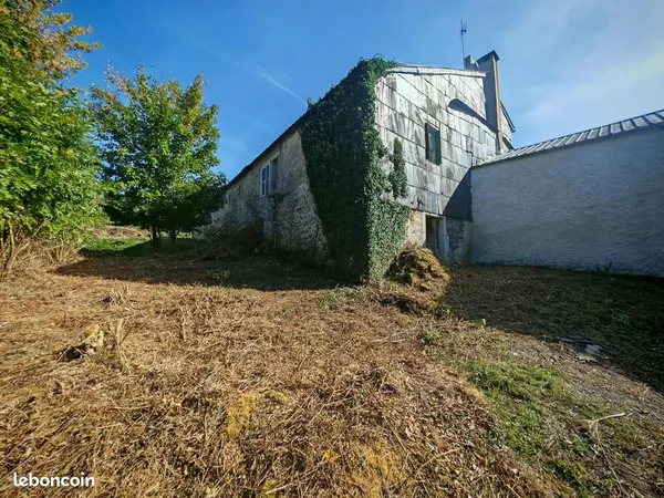 Maison de hameau avec jardin et garage