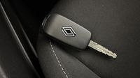Renault Clio 1.5 dCi 100ch Evolution - 25 — photo 16