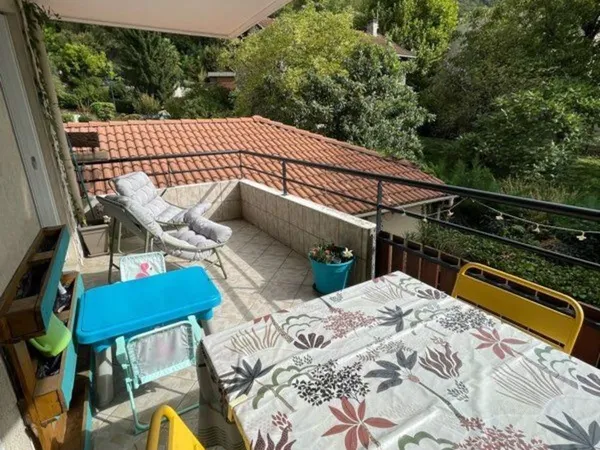 Bel appartement 81 m2 proche bourg Fontanil
