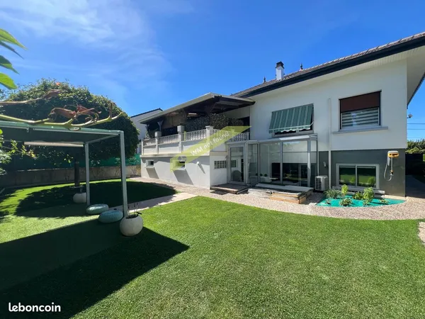 Pavillon 6 pièces 152 m²