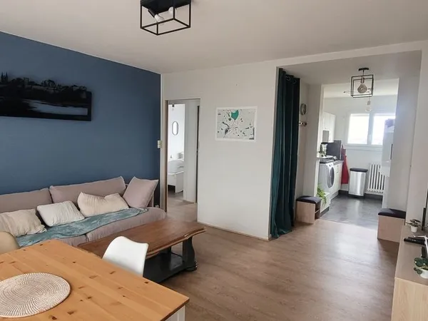 Chambre dans T4 avec balcon TOUT COMPRIS
