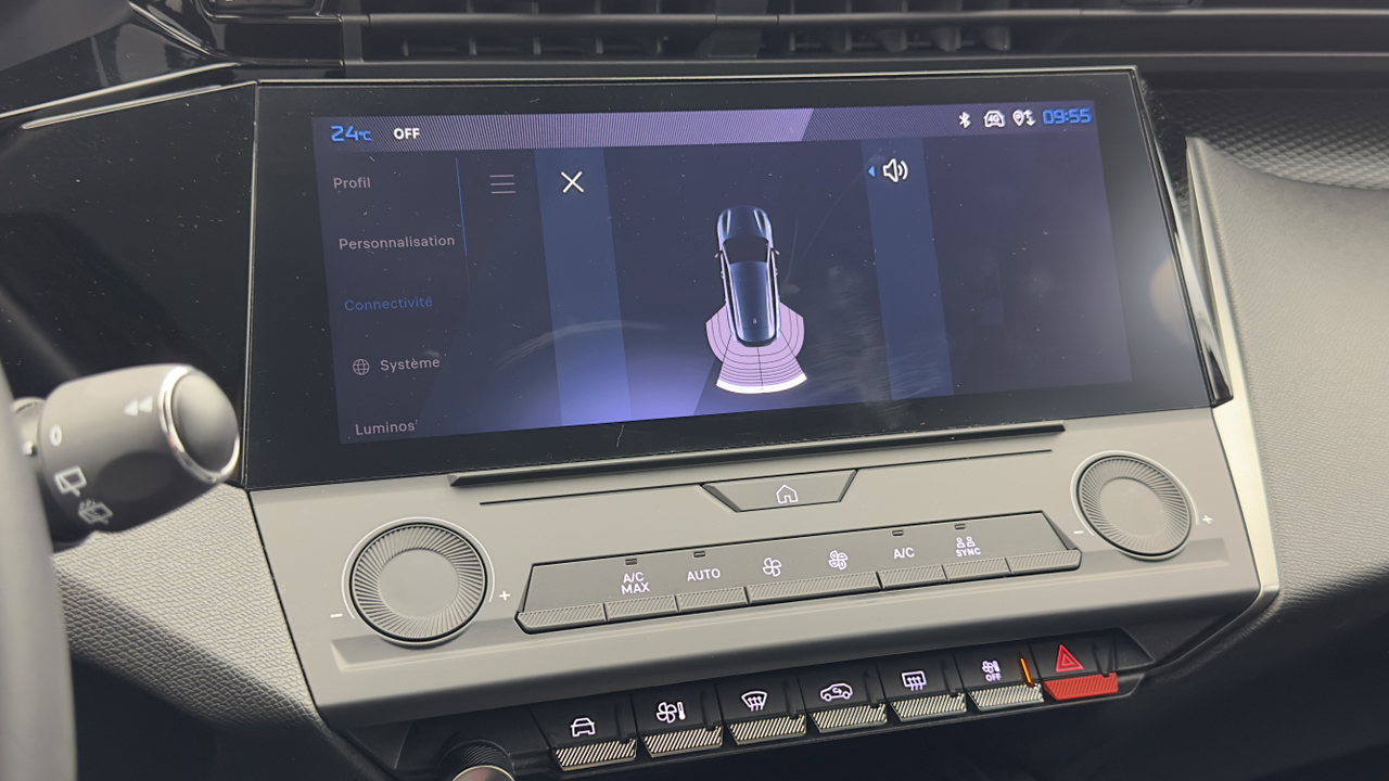 Peugeot 308 SW PHEV 180 e-EAT8 — photo 24