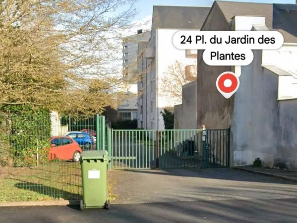 Grand studio à louer (Jardin des Plantes)
