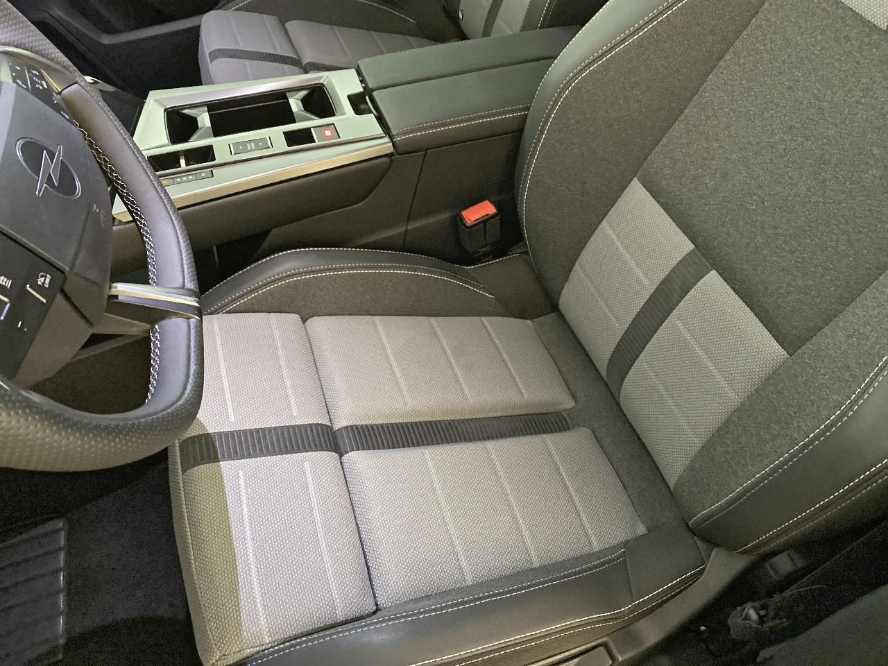 Opel Grandland 1.2 turbo hybrid 145 ch e-dct6 gs — photo 9