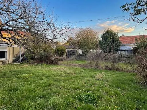 Terrain 370 m²