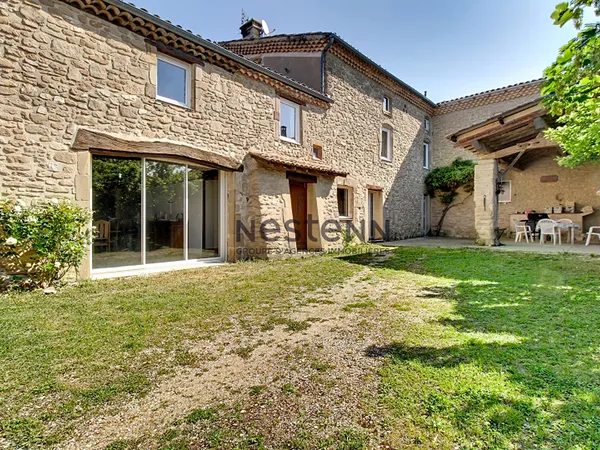 Propriété La Baume Cornillane 9 pièces 437 m2 avec maison T6, appartement T3, anciennes écuries chau