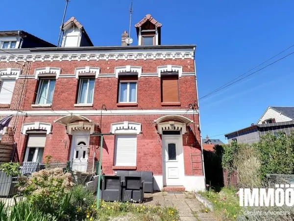 Maison de ville au calme avec jardin