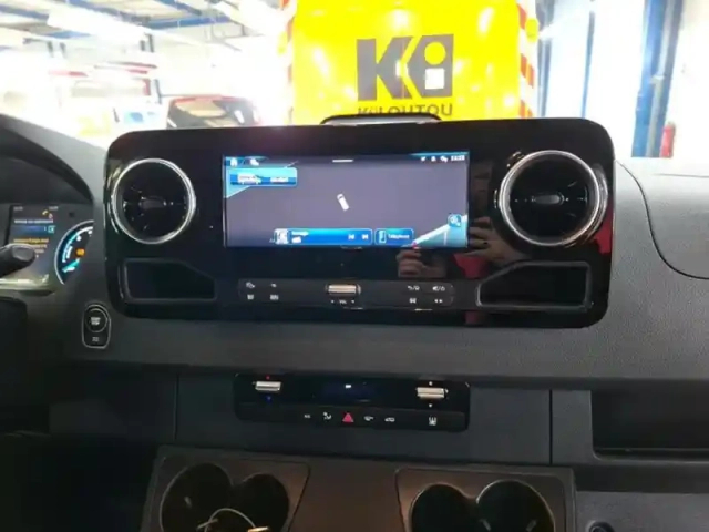 Mercedes Sprinter e 314 fourgon standard — photo 14