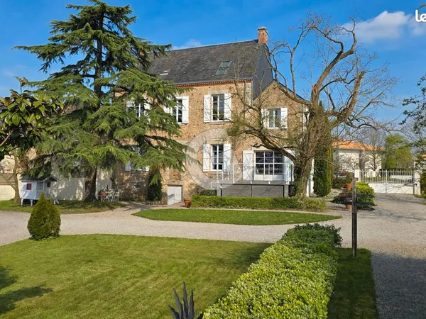Propriété 9 pièces 275 m²