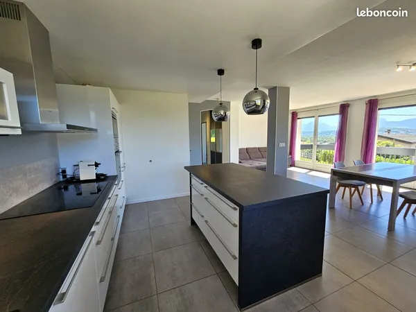 Jolie maison, vu panoramique