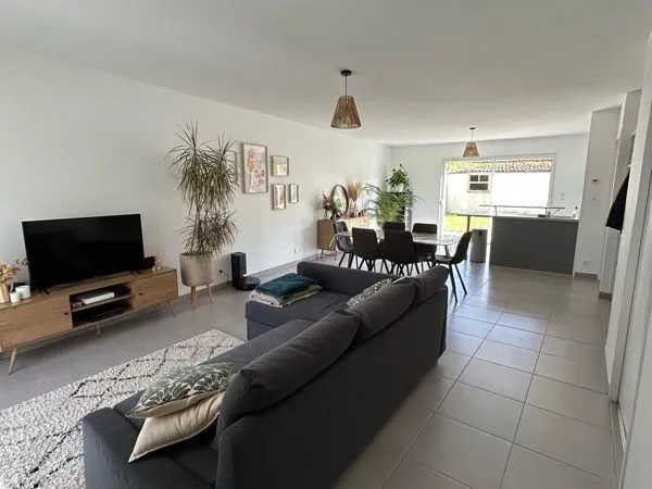 Maison 3 pièces de 79 m² avec garage et jardin clos - Mauléon