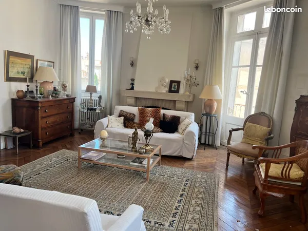 APPARTEMENT DE CARACTERE CENTRE VILLE 150m2