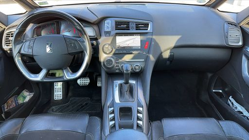 DS DS5 2.0 BlueHDi 180 EAT6 - Performance Line – 2018 – 181500 km – Diesel – Boîte Automatique — photo 25