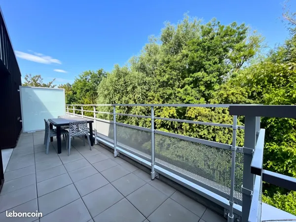 Hypercentre - Dernier étage avec ascenseur - Appartement (T4) de 117 m² avec terrasse de 63 m² - dou