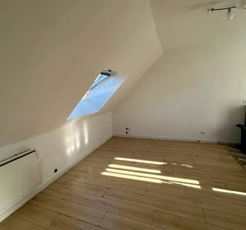Studio non meublé de 19 m² avec exceptionnelle terrasse privée de 25 m²