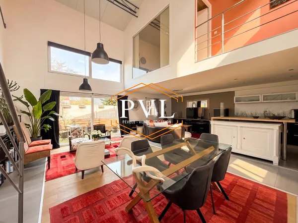 Loft 5 pièces 152m²