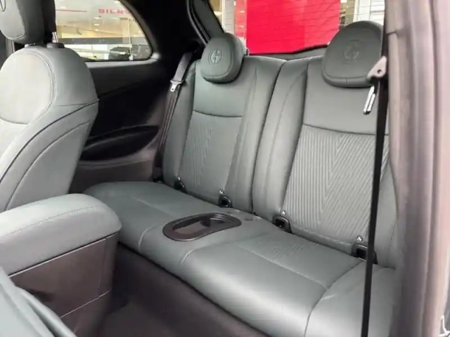 Fiat 500 e 118ch giorgio armani collectors edition my25 — photo 10