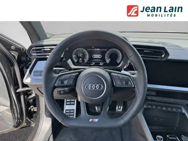 Audi A3 allstreet 40 tfsi e hybride rechargeable 204 s tronic 6 — photo 12