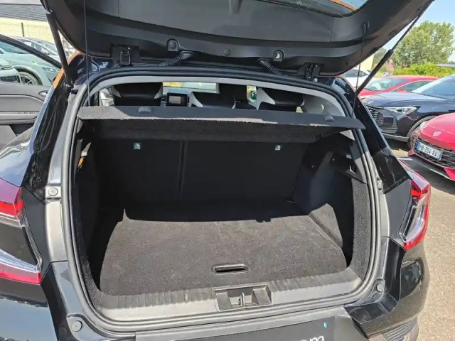 Renault Captur blue dci 115 edc — photo 11