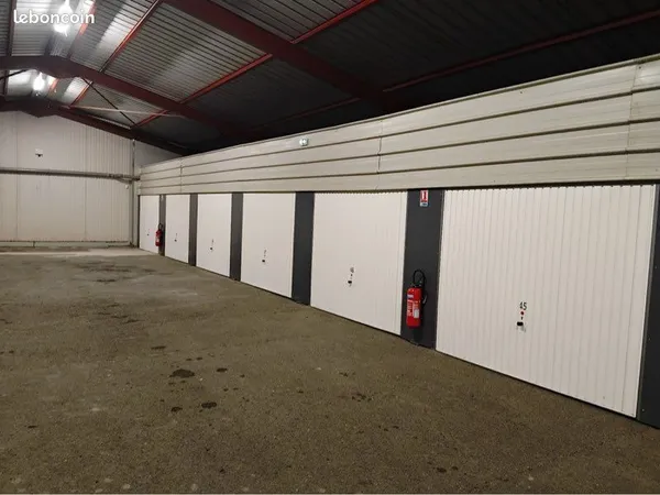 Location box,garde meuble,garage