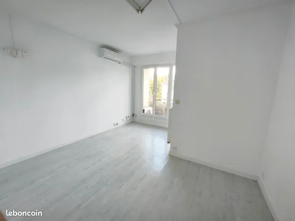 Studio - 21 m² - Centre Chelles Gare