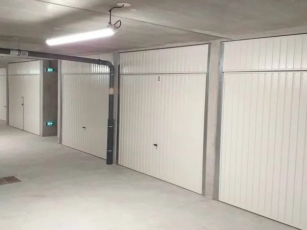 Garage/Box double 23 m² Montredon Marseille 8ème