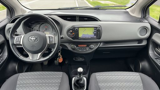 Toyota Yaris 1.3 VVT-i 100 - Dynamic Business – 2017 – 139738 km – Essence – Boîte Manuelle — photo 31