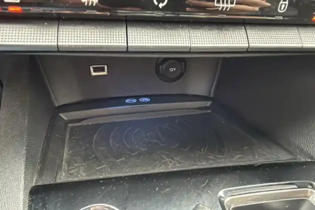 Peugeot 3008 hybrid4 300 e-eat8 — photo 75