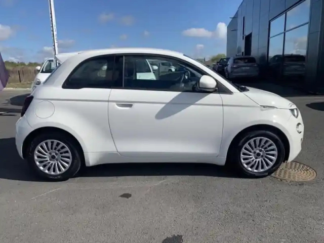 Fiat 500 e 95ch action — photo 4