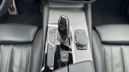 BMW Serie 5 518d 150 Steptronic8 - M Sport – 2020 – 138900 km – Diesel – Boîte Automatique — photo 32