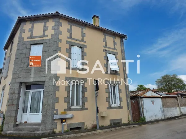Maison d'habitation à rénover 110m², 3 chambres 730m² de terrain + dépendances.