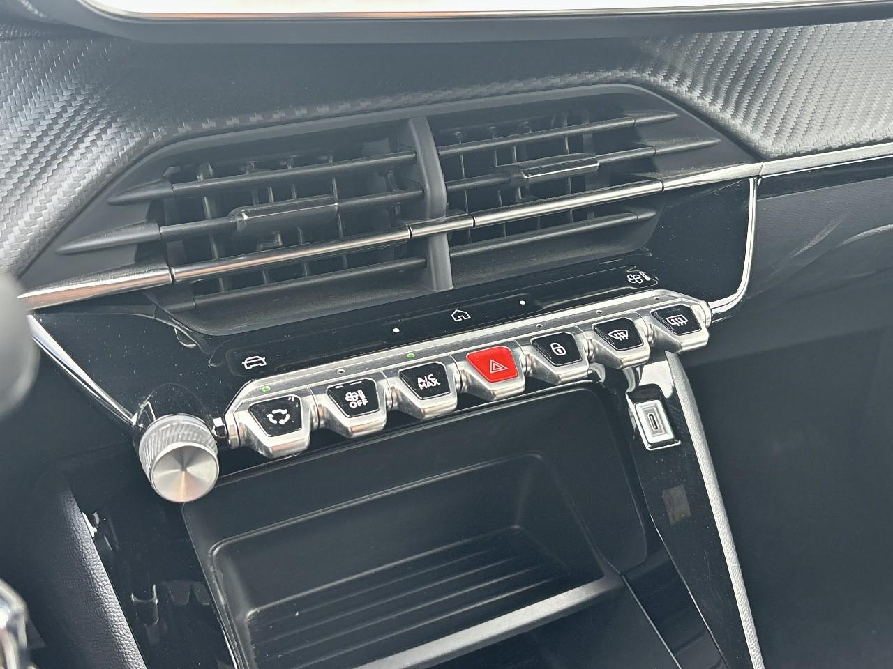 Peugeot 2008 1.2 hybrid 145ch style e-dcs6 — photo 22