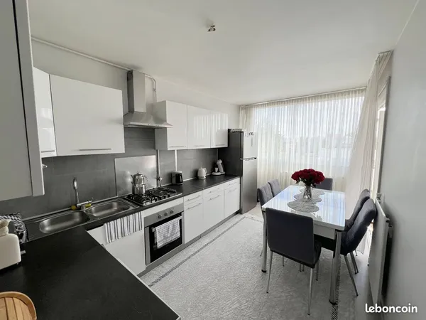 Appartement T4 rénové - 65 m² - Vaulx-en-Velin