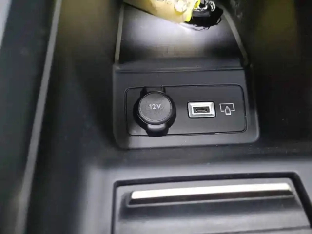 Peugeot 308 phev 225 e-eat8 — photo 51