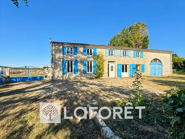 Maison charentaise à vendre proche de SAINT-GENIS-DE-SAINTONGE (17240)