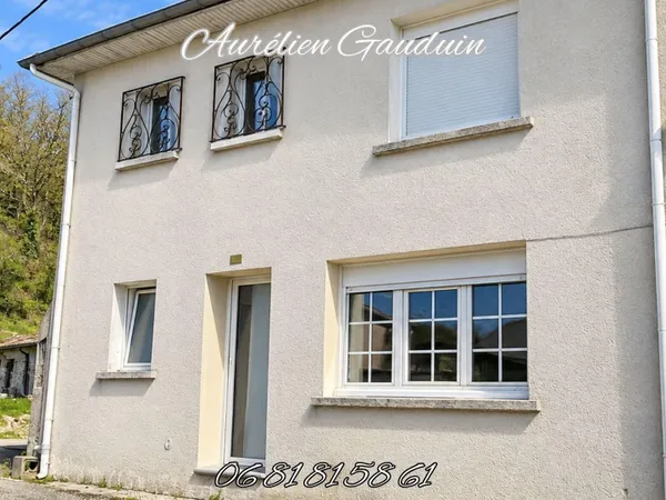 Maison rénovée avec 3 chambres et extérieur clos
