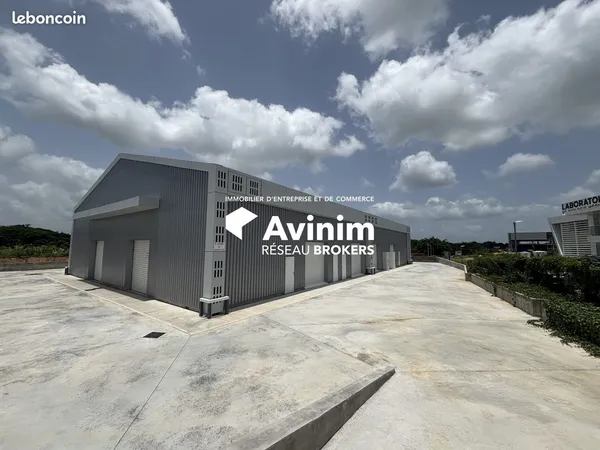 Local 120 m² Baie-Mahault