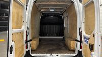 Renault Master F3300 L2H2 2.3 Blue dCi 135ch Confort Euro6 — photo 9