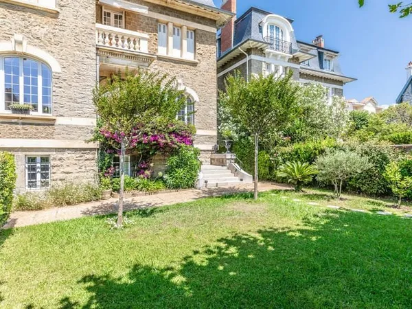 IMPÉRIAL- APPARTEMENT BOURGEOIS