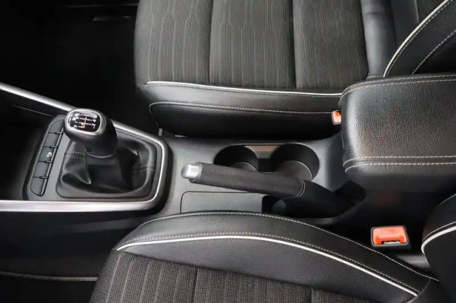 Kia Stonic 1.0 t-gdi 100 ch bvm6 — photo 95