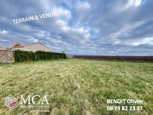 Terrain 618 m²