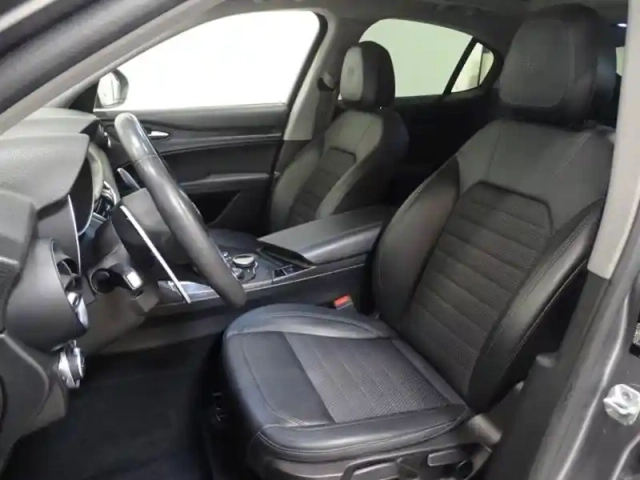 Alfa Romeo Stelvio 2.2 diesel 210ch executive q4 at8 my19 — photo 11