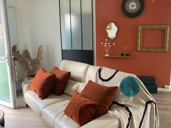 Maison meublée à louer à l'année - 80 m² - 3 chambres - Jacuzzi - Proche plage