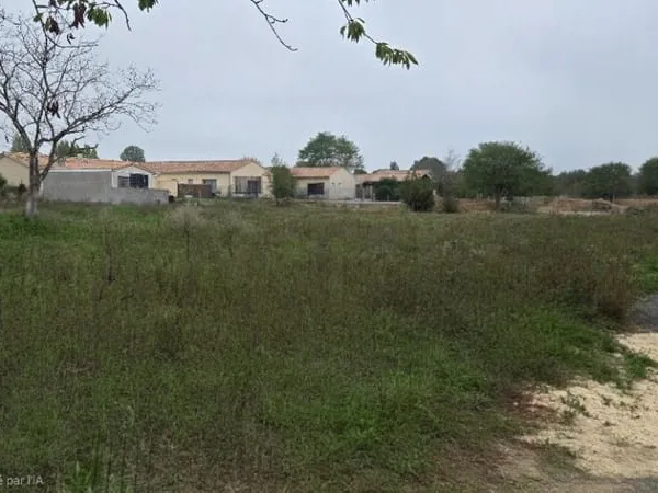 Terrain 600 m²