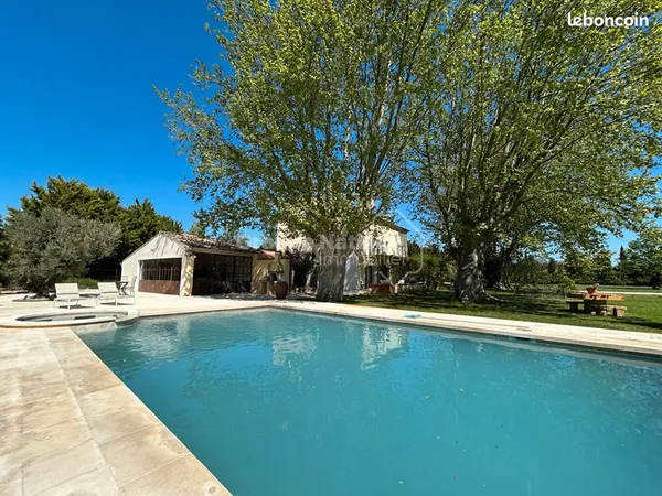 Maison 9 pièces 280 m²