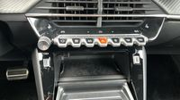 Peugeot 2008 1.2 Hybrid 145ch GT Exclusive e-DCS6 — photo 16